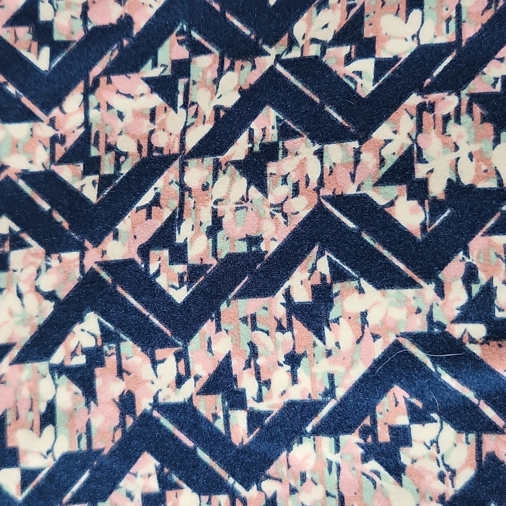 LULAROE LLR TC Patterned Buttery Soft Legging Tall Curvy